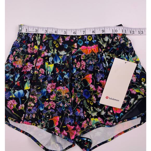 Lululemon Hotty Hot LR Short 4” Lined Black Multi Floral Print Size 4 NWT - Picture 6 of 10